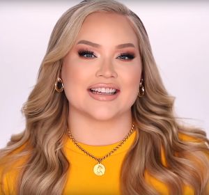 La youtuber Nikkietutorials La youtuber Nikkietutorials