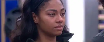Nia, concursante de OT, llorando al no entender el grito de Estefanía Nia, concursante de OT, llorando al no entender el grito de Estefanía