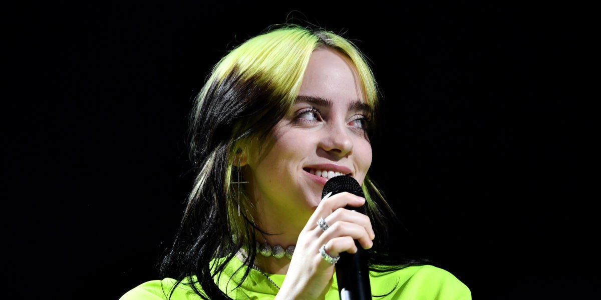 Billie Eilish durante una actuación