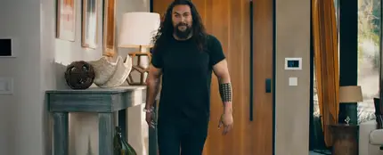 Jason Momoa se desmuscula en un anuncio Jason Momoa se desmuscula en un anuncio