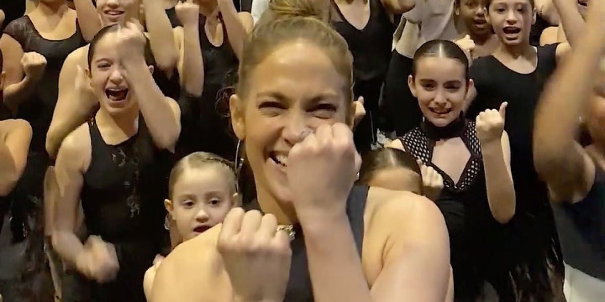 Alex Rodriguez se camufla entre las bailarinas de JLo