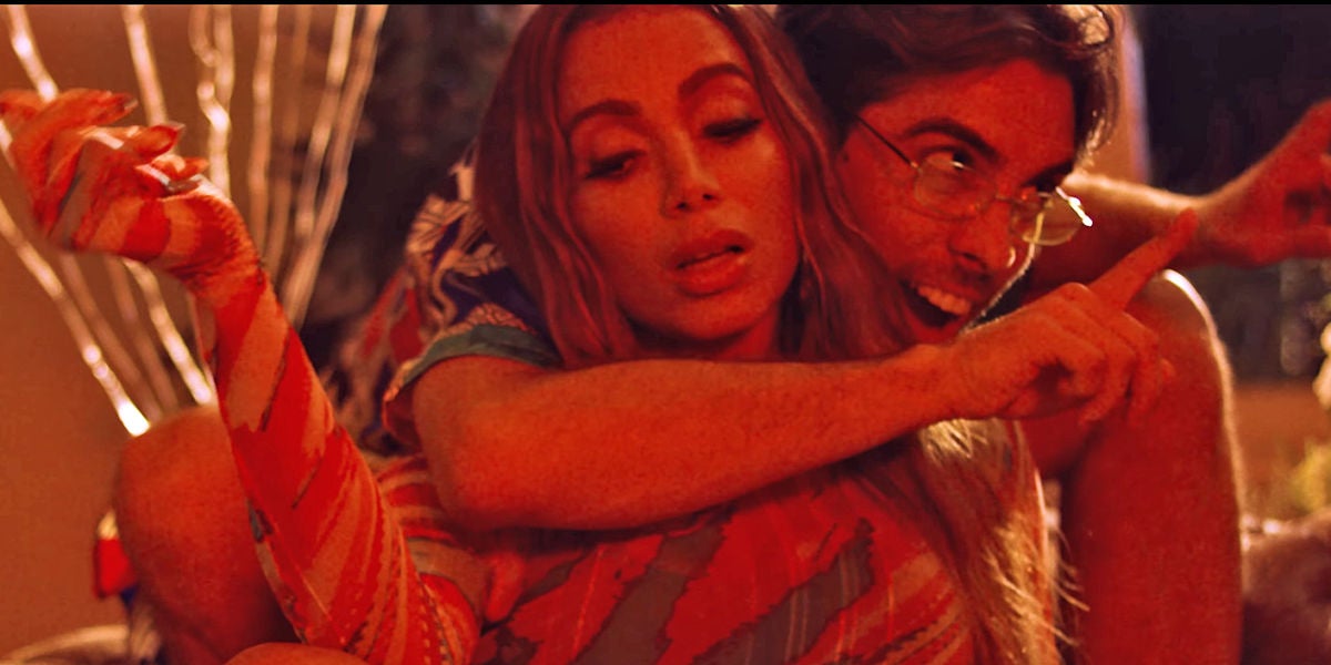 Anitta y Don Patricio en el remix de 'Contando Lunares'