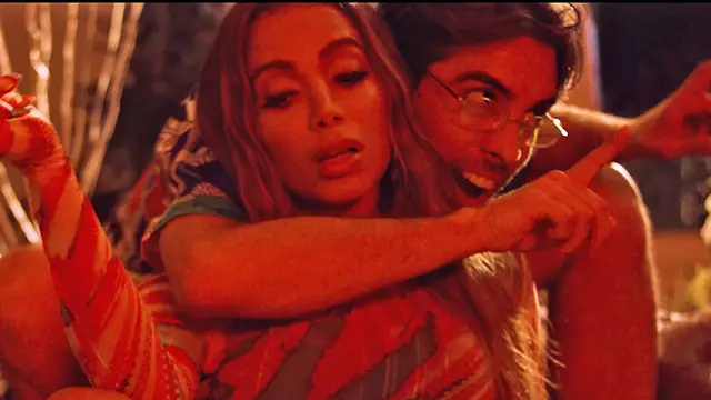 Anitta y Don Patricio en el remix de 'Contando Lunares'