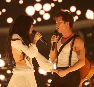 Nerea Rodríguez y Raoul Vázquez, cómplices y sensuales como Camila Cabello y Shawn Mendes en ‘Señorita’ Nerea Rodríguez y Raoul Vázquez, cómplices y sensuales como Camila Cabello y Shawn Mendes en ‘Señorita’