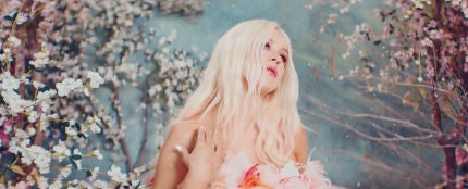 Christina Aguilera en el vídeo de 'Fall On Me'