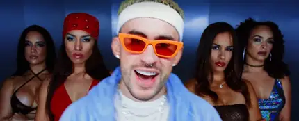 Bad Bunny en el videoclip de 'La Difícil' Bad Bunny en el videoclip de 'La Difícil'