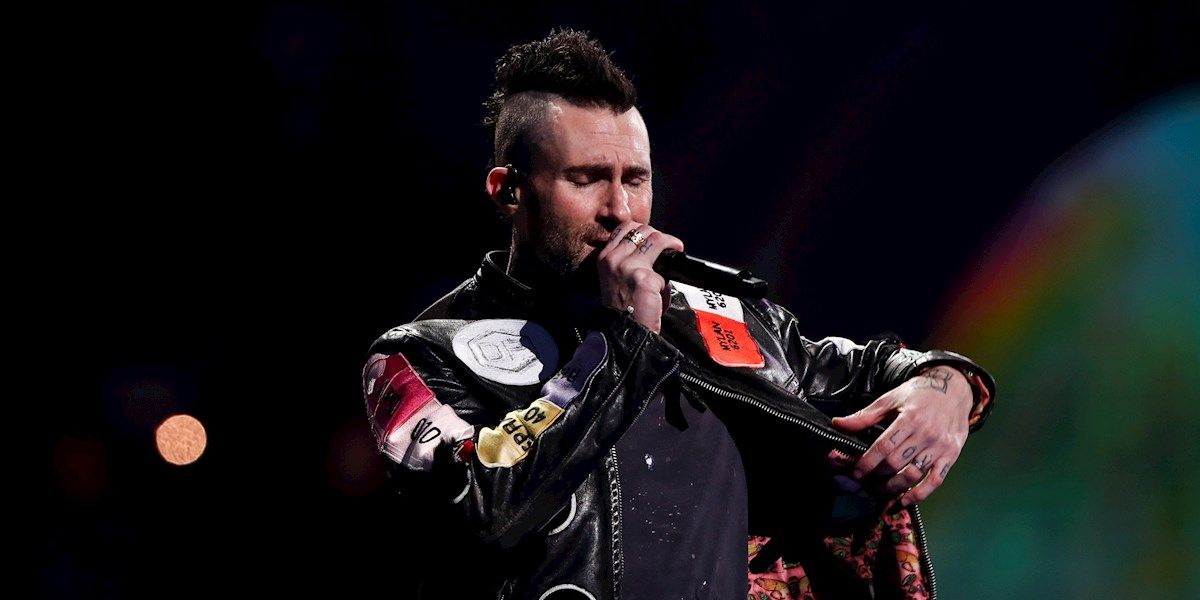Adam Levine durante la actuación de Maroon 5 en el Festival Viña del Mar