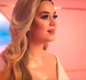 Katy Perry, en su single 'Never Worn White' Katy Perry, en su single 'Never Worn White'