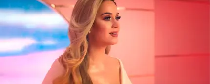 Katy Perry, en su single 'Never Worn White' Katy Perry, en su single 'Never Worn White'