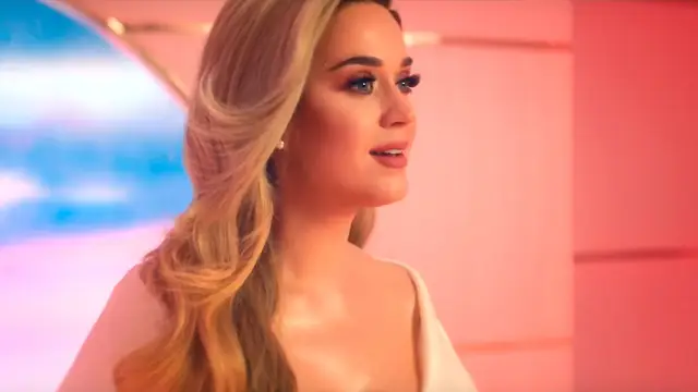 Katy Perry, en su single 'Never Worn White'