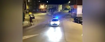 Policía Nacional de Noreña leyendo 'la carta' de Pikachu Policía Nacional de Noreña leyendo 'la carta' de Pikachu