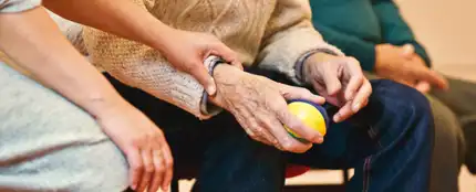 Manos de personas mayores Manos de personas mayores