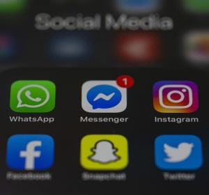 Distintas aplicaciones de mensajería (WhatsApp, Messenger, Instagram, Facebook, Snapchat, Twitter) Distintas aplicaciones de mensajería (WhatsApp, Messenger, Instagram, Facebook, Snapchat, Twitter)