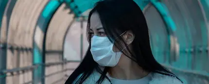 La OMS recomienda que usar las mascarillas junto con otras medidas más eficientes como la distancia social La OMS recomienda que usar las mascarillas junto con otras medidas más eficientes como la distancia social