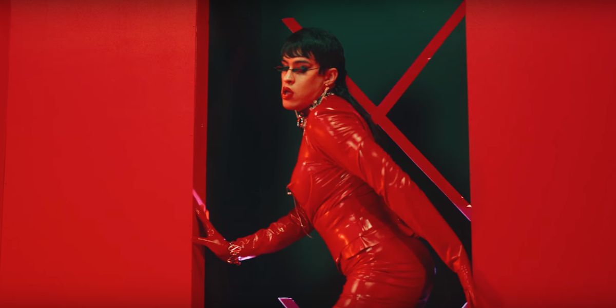 Bad Bunny, vestido de mujer en el videoclip de 'Yo perreo sola'