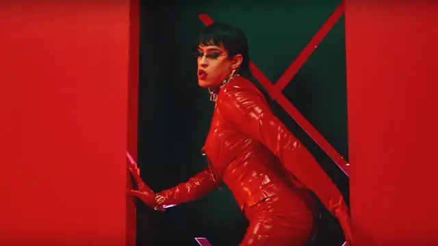 Bad Bunny, vestido de mujer en el videoclip de 'Yo perreo sola'