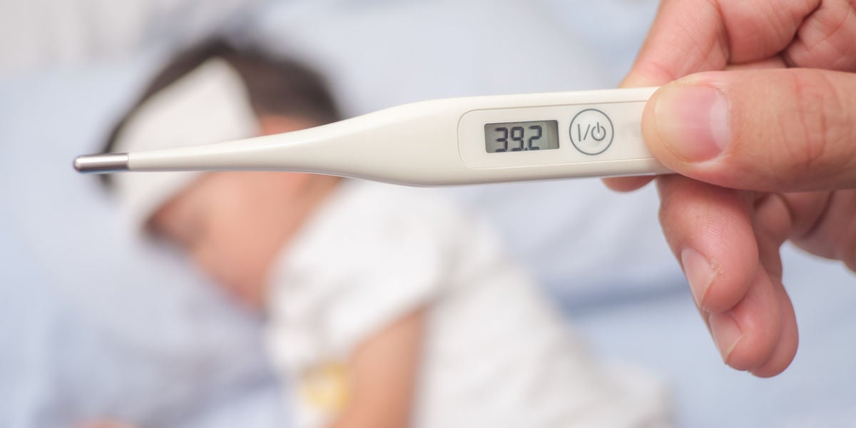 Niño con fiebre