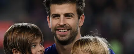 Gerard Piqué con sus hijos milan y Sasha Gerard Piqué con sus hijos milan y Sasha