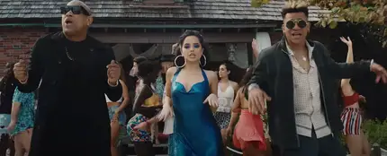 Becky G y Gente de Zona en el videoclip de 'Muchacha' Becky G y Gente de Zona en el videoclip de 'Muchacha'