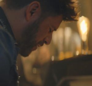 Pablo López en el vídeo de Mariposa Pablo López en el vídeo de Mariposa