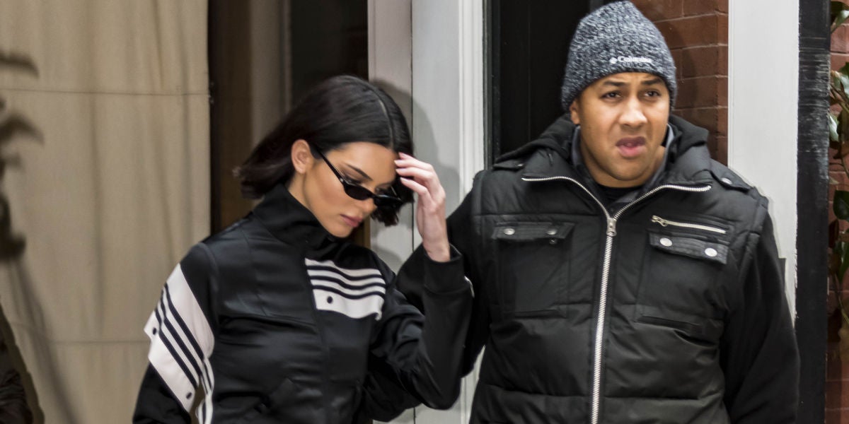 Kendall Jenner con un chándal Adidas por las calles de Nueva York
