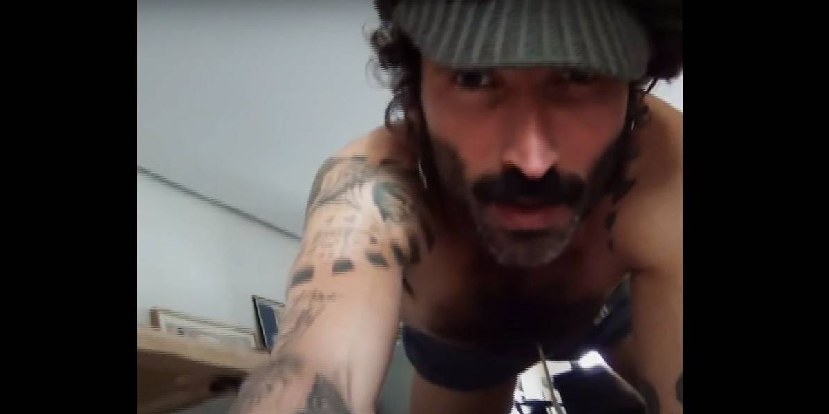 Leiva en el vídeo de 'La Estación Eterna'