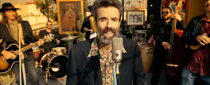 Pau Donés en el vídeo de 'Eso que tú me das' Pau Donés en el vídeo de 'Eso que tú me das'