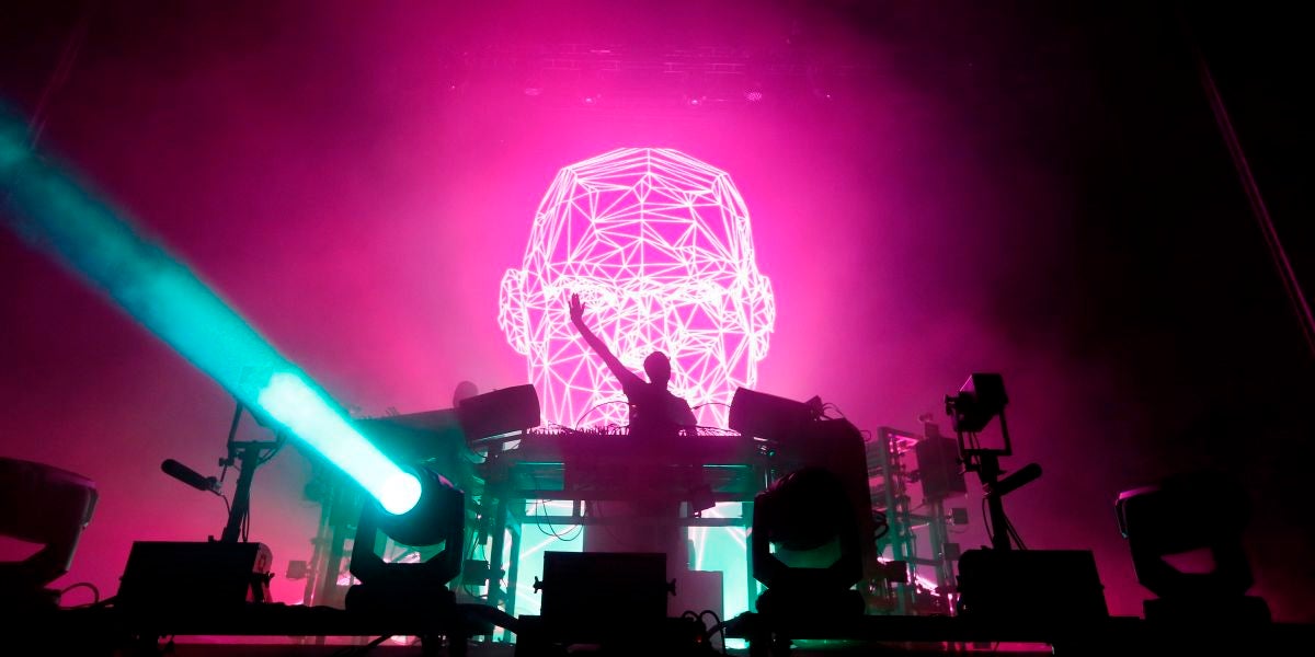 Momento de un concierto de The Chemical Brothers, en el Low festival de Benidorm