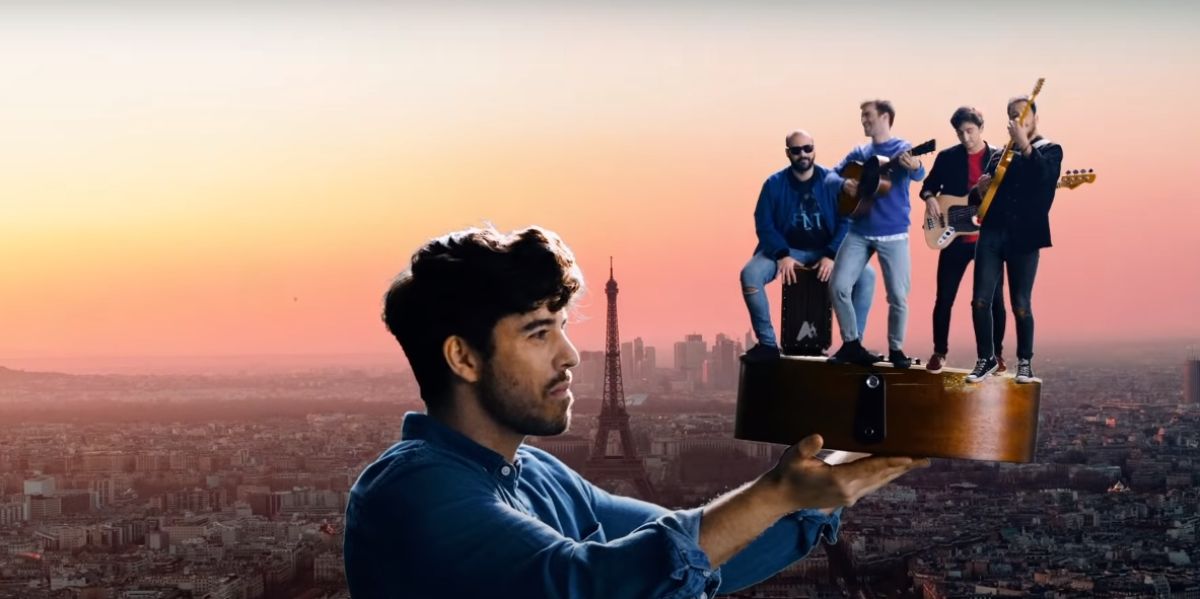 Roi Méndez y Sinsinati en el videoclip de 'Aviones de papel'