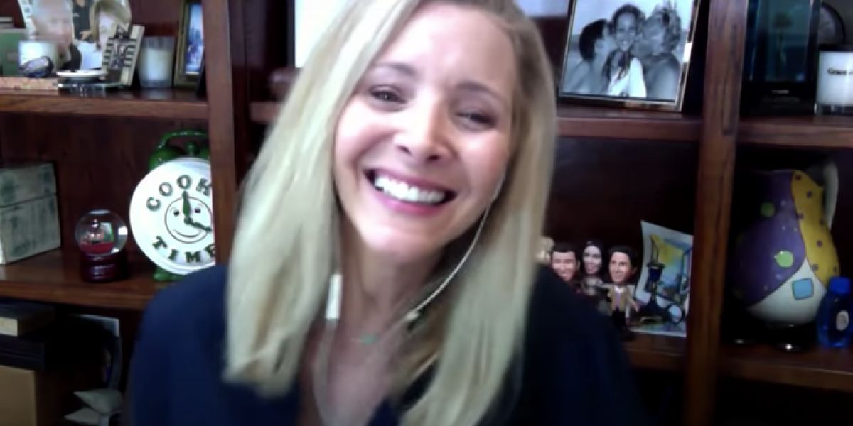 Lisa Kudrow durante su entrevista con Jimmy Kimmel