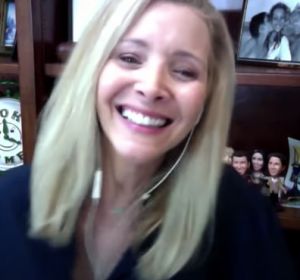 Lisa Kudrow durante su entrevista con Jimmy Kimmel Lisa Kudrow durante su entrevista con Jimmy Kimmel