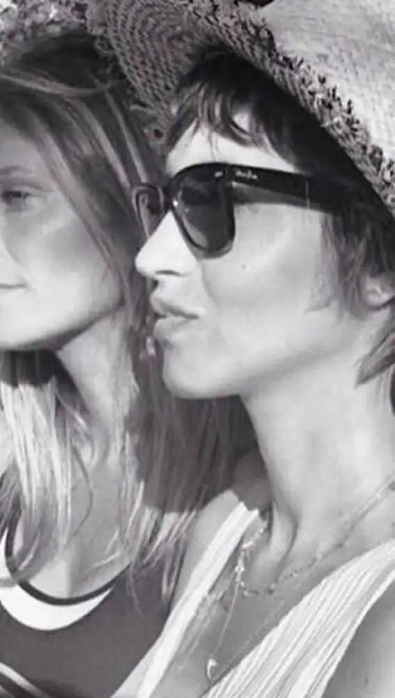 Sara Carbonero junto a su amiga Blanca Antón Sara Carbonero junto a su amiga Blanca Antón