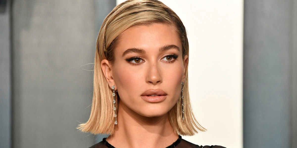 La modelo Hailey Bieber durante un evento en Beverly Hills