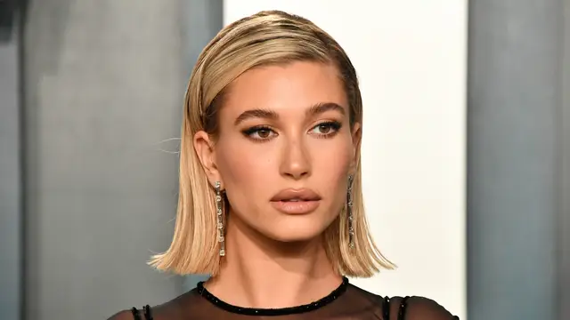 La modelo Hailey Bieber durante un evento en Beverly Hills