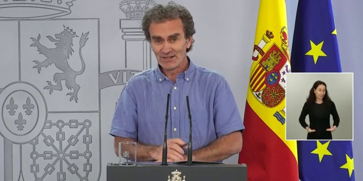 Fernando Simón agradece las cartas a sus fans que incluso hacen camisetas con su cara
