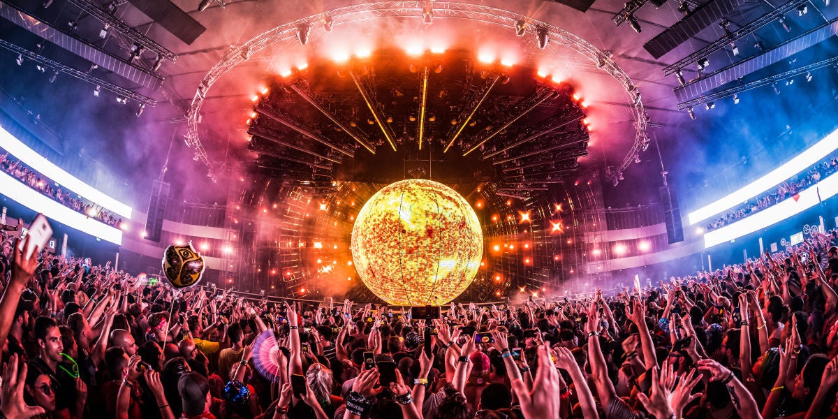 Tomorrowland Around The World: David Guetta, Martin Garrix ...