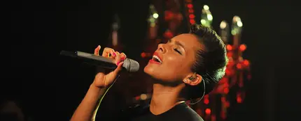 Alicia Keys durante una actuación en Nueva York Alicia Keys durante una actuación en Nueva York