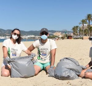 Recogida de residuos en la Playa de Can Pere Antoni con Europa FM Recogida de residuos en la Playa de Can Pere Antoni con Europa FM