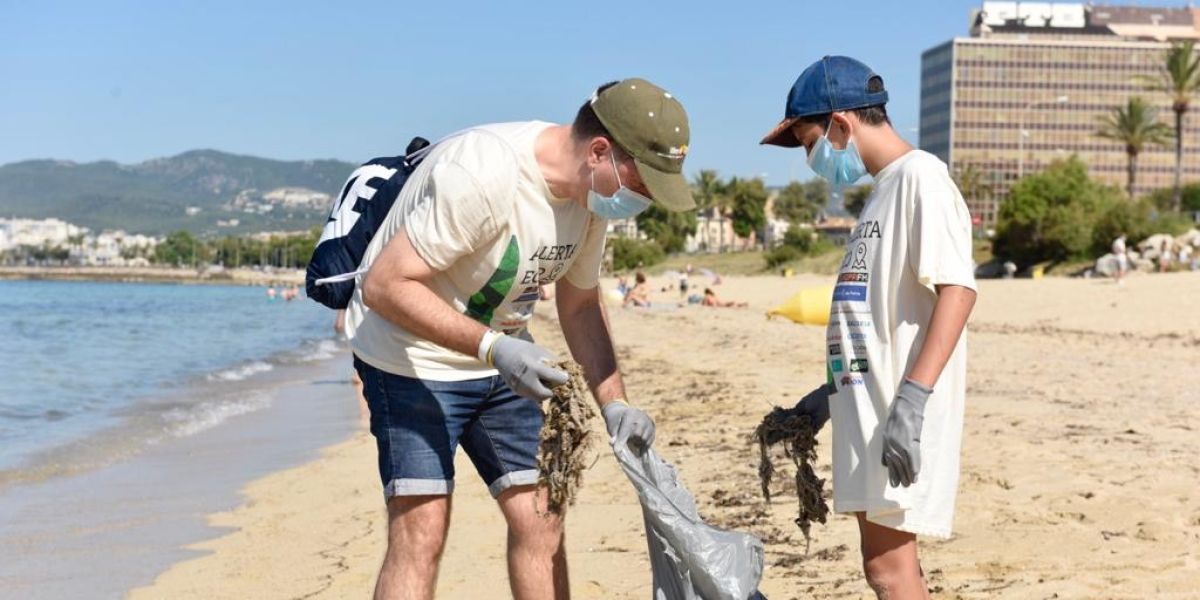 Recogida de residuos en la Playa de Can Pere Antoni con Europa FM