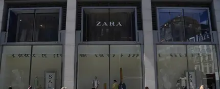 Una tienda de Zara en época de rebajas Una tienda de Zara en época de rebajas