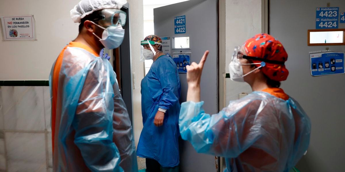 Médicos en el hospital. Coronavirus