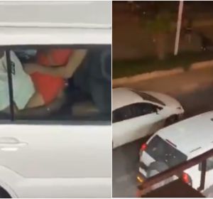 Graban a dos funcionarios de la ONU manteniendo sexo en el coche oficial durante un atasco Graban a dos funcionarios de la ONU manteniendo sexo en el coche oficial durante un atasco