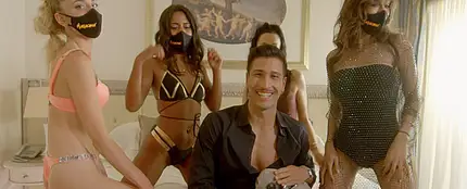 Gianmarco Onestini en el vídeo de 'Maracaná' Gianmarco Onestini en el vídeo de 'Maracaná'