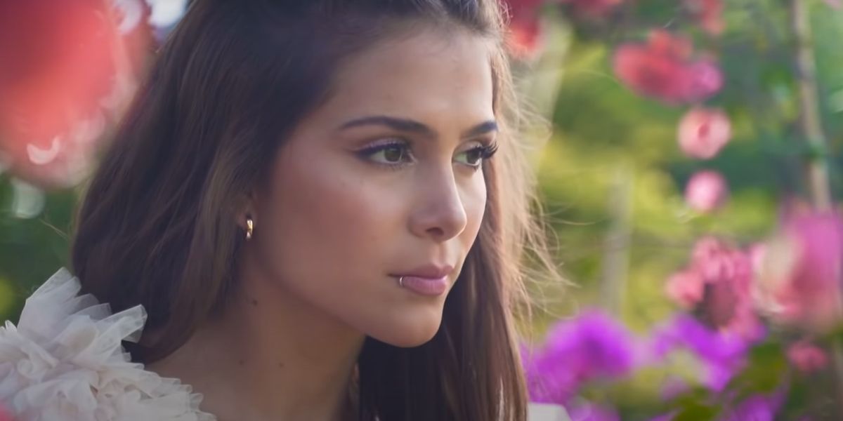 Greeicy en el videoclip de 'Los Consejos'