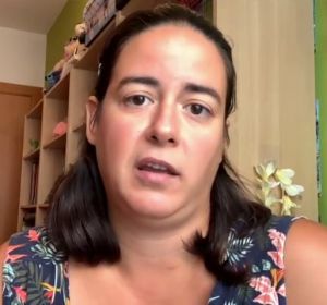 La indignación de una madre tras ser expulsada de la piscina por amamantar a su hijo: "Todavía se ve como algo sucio" La indignación de una madre tras ser expulsada de la piscina por amamantar a su hijo: "Todavía se ve como algo sucio"