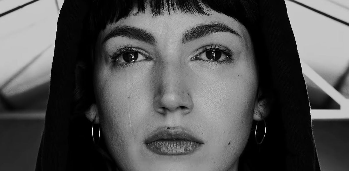 Úrsula Corberó en el videoclip de 'Un Día (One Day)' de J Balvin, Dua Lipa, Bad Bunny y Tainy