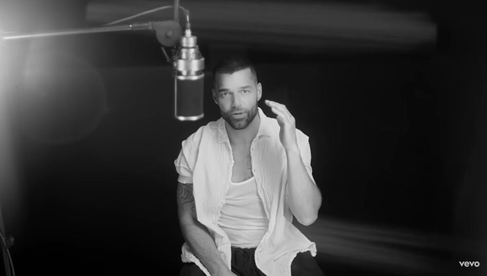 Ricky Martin en el videoclip de 'Recuerdo'