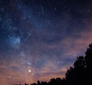 Qué ver en el cielo esta semana: NEOWISE, acuáridas, perseidas y Marte Qué ver en el cielo esta semana: NEOWISE, acuáridas, perseidas y Marte
