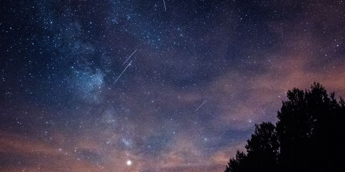 Qué ver en el cielo esta semana: NEOWISE, acuáridas, perseidas y Marte