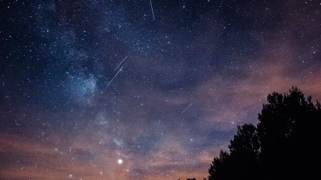 Qué ver en el cielo esta semana: NEOWISE, acuáridas, perseidas y Marte